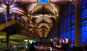 An Evening in Terminal B — 2009-11-30 18:37:45 — © eppbphoto.com